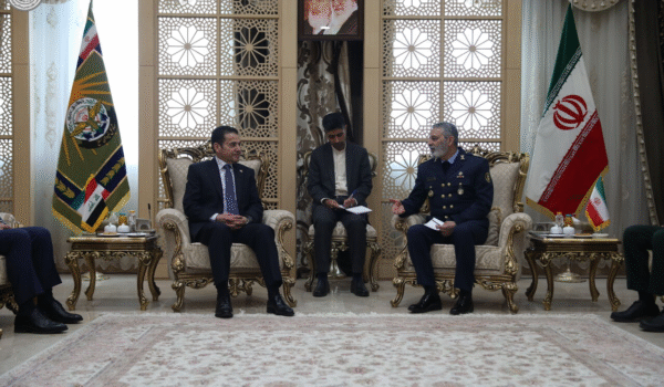 رئیس ستاد کل نیروهای مسلح خواستار اجرای کامل توافقنامه امنیتی ایران و عراق شد